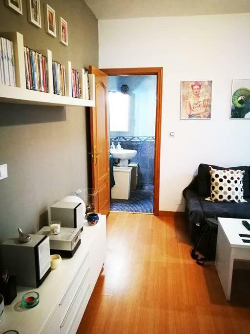 Apartamento Urgel มาดริด ภายนอก รูปภาพ